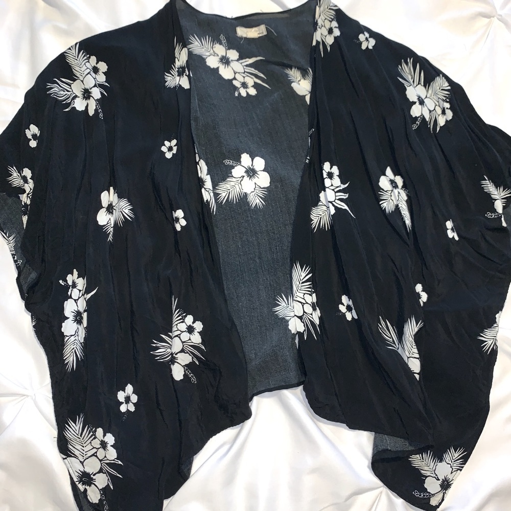 Black floral kimono